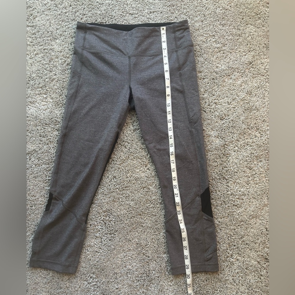 Lululemon Heathered Gray Black Pace Rival Cropped Leggings Womens Size 8 - Picture 9 of 10